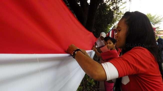 Kenang Fatmawati, Warga Pekojan Jahit Bendera Pusaka 500 Meter