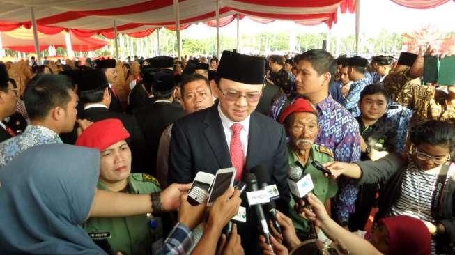 Ahok Ternyata Juga Tak Hormat Bendera Saat Upacara di Istana