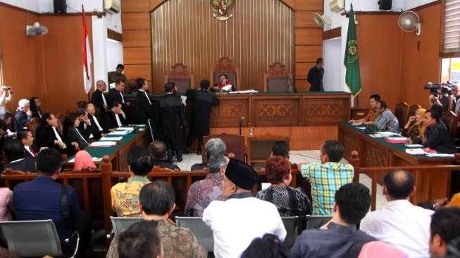 PN Jaksel menggelar sidang lanjutan praperadilan yang diajukan tersangka kasus dugaan penyuapan hakim PTUN Medan Otto Cornelis Kaligis, di Jakarta, Selasa (18/8). [Suara.com/Oke Atmaja]