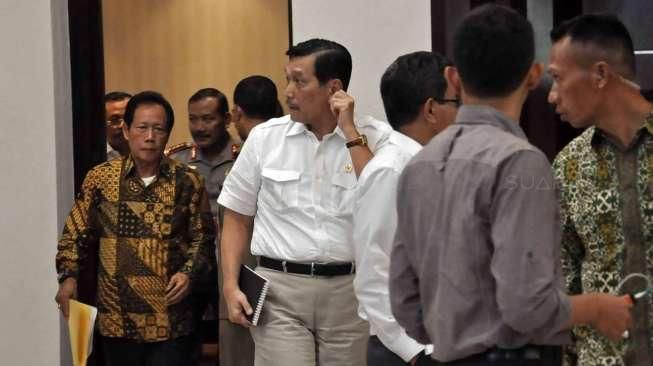 Kementerian Koordinator Politik, Hukum, dan Keamanan menggelar rapat kordinasi dengan sejumlah kementerian yang terkait di dalamnya, di Jakarta. (18/8). [Suara.com/Kurniawan Mas'ud]