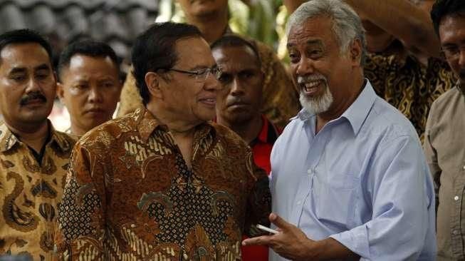 Menko Maritim dan Sumber Daya Rizal Ramli menerima kunjungan tokoh Timor Leste, Xanana Gusmao, di kediamannya di Jakarta, Minggu (23/8/2015). [Suara.com/Kurniawan Mas'ud]