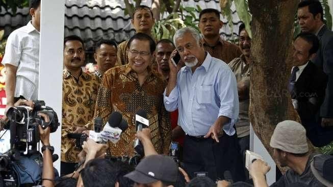 Menko Maritim dan Sumber Daya Rizal Ramli menerima kunjungan tokoh Timor Leste, Xanana Gusmao, di kediamannya di Jakarta, Minggu (23/8/2015). [Suara.com/Kurniawan Mas'ud]