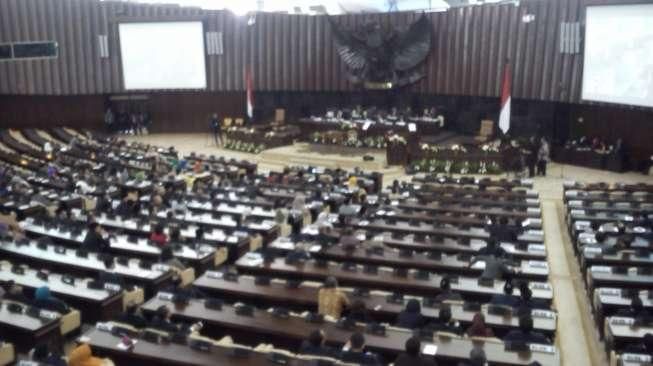 Kenaikan Duit Tunjangan Anggota Dewan di Tangan DPR Sendiri