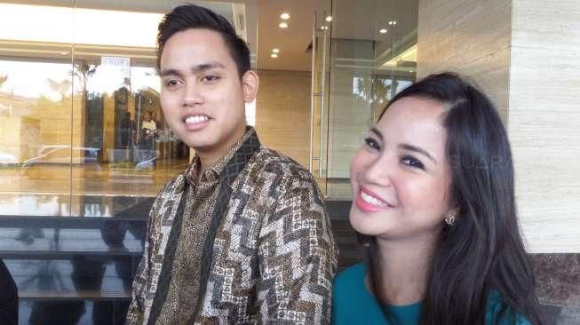 Pasangan artis Dico dan Chacha Frederica.[suara.com/Ismail]