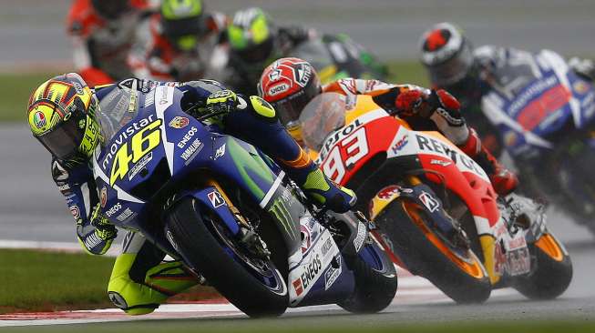 Pebalap Yamaha asal Italia, Valentino Rossi menjadi yang tercepat dalam GP Inggris di Sirkuit Silverstone, Minggu (30/8). [Reuters/Darren Staples]