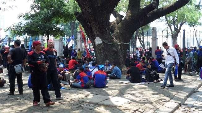 Ikut Demonstrasi, Buruh Malah Takut Kepanasan