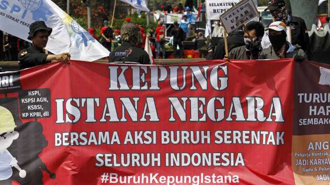 Demo buruh di depan Istana Presiden (Kurniawan Mas'ud)