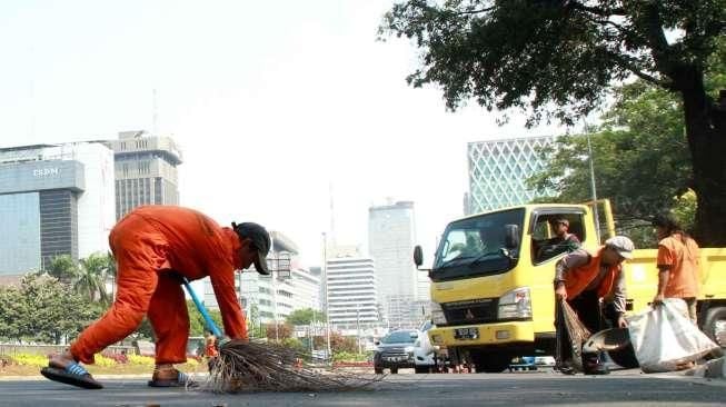 Bersihkan Jalan Protokol