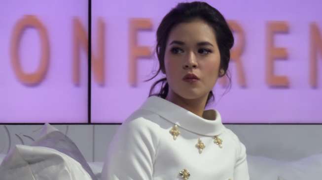 Raisa Kecewa Dibandingkan Terus dengan Isyana Sarasvati