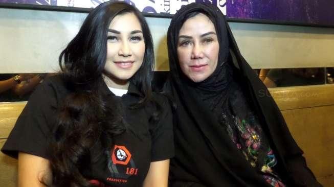Amy Qanita dan putrinya Nisya Ahmad. [Suara.com/Ismail]