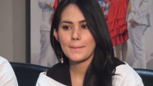 Kartika Putri Gambarkan Suasana Paris Usai Teror Bom