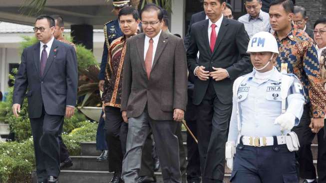 Jokowi Bertolak ke Timur Tengah