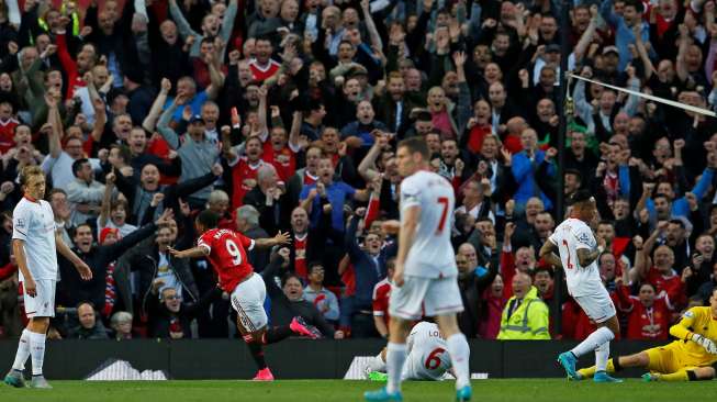 Anthony Martial usai mencetak gol ke gawang Liverpool. Reuters / Phil Noble Livepic