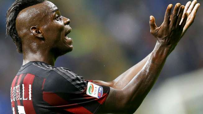 Conte Beri Balotelli Tantangan untuk Masuk Skuat Italia