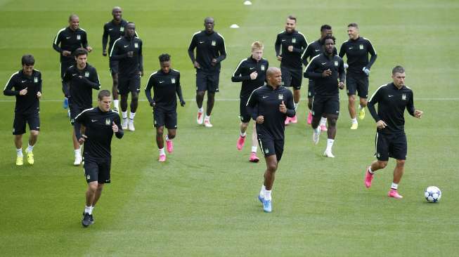 Pemain Manchester City berlatih jelang laga kontra Juventus di fase grup Liga Champions [Reuters/Carl Recine]