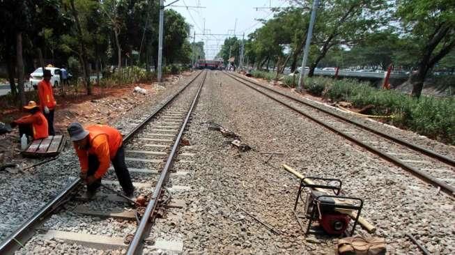 Pembangunan Kereta Api di Papua Pangkas Harga Barang 50 Persen