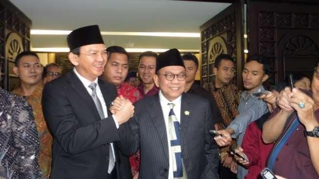 Ahok dan M. Taufik Akrab di Rapat Paripurna DPRD DKI