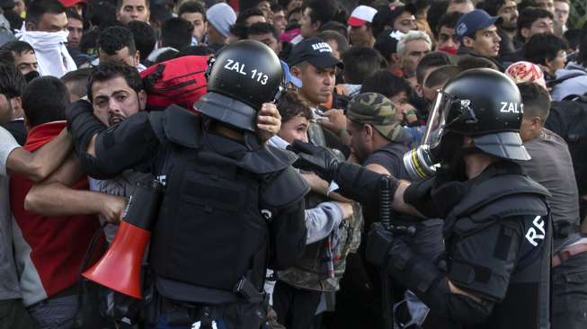 Paris Diteror, Tujuh Negara Bagian AS Tolak Pengungsi Suriah