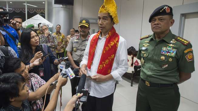 Jokowi dan Istri Tiba di Lokasi Sail Tomini