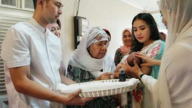 Akikah Rafathar Tak Disiarkan Langsung, Ini Alasannya