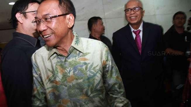 Mantan Menteri ESDM Jero Wacik menjalani sidang perdana di Pengadilan Tindak Pidana Korupsi (Tipikor), Jakarta, Selasa (22/9). (Suara.com/Oke Atamaja]