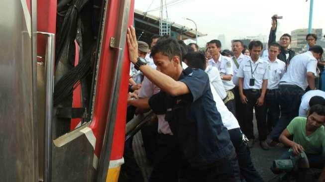 Tabrakan KRL, Polisi Dalami Kemungkinan Asisten Masinis Lalai