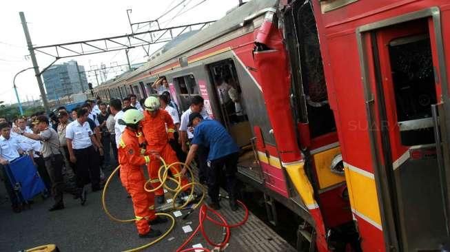 Tabrakan di Stasiun Juanda, KAI Commuter Jabodetabek Minta Maaf