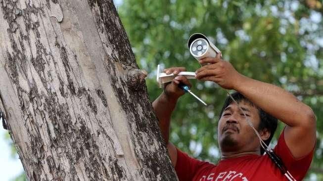 Pemasangan CCTV di Depan Istana