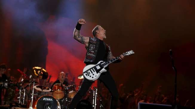 Penampilan James Hetfield di Festival Musik 'Rock in Rio' di Rio de Janeiro, Brasil.[Reuters/Pilar Olivares]