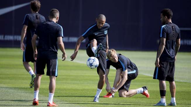 Neymar dalam sesi latihan di Joan Despi (29/9) [Reuters/Sergio Perez]