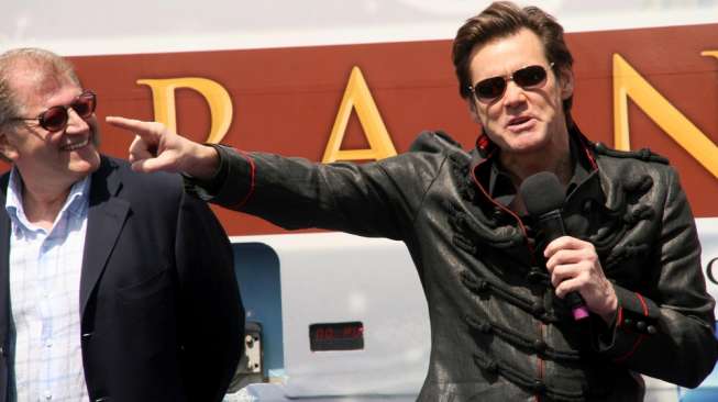 Ini Alasan Jim Carrey Tidak Suka Diajak Foto Selfie Bareng Fans