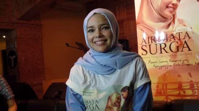 Dewi Sandra Tak Bisa Bayangkan Keadaan Warga Riau di Tengah Asap