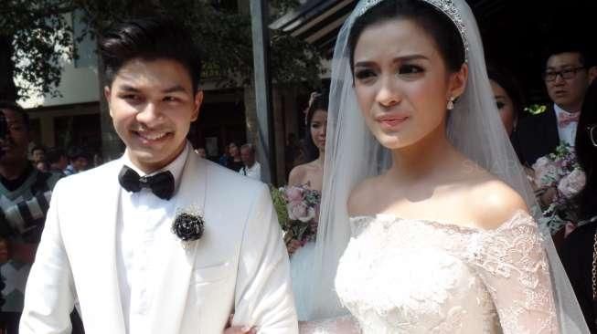 Sandra Dewi Jadi Lektris di Pernikahan Chelsea dan Glenn