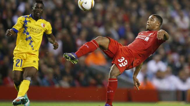 Pemain Liverpool Jordan Ibe saat menghadapi Sion (2/10) [Reuters/John Sibley]