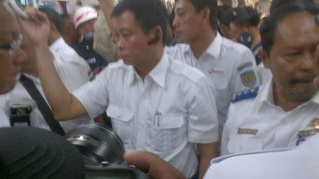 Candaan Menteri Jonan di KRL: Siapa Suruh Tinggal di Bekasi