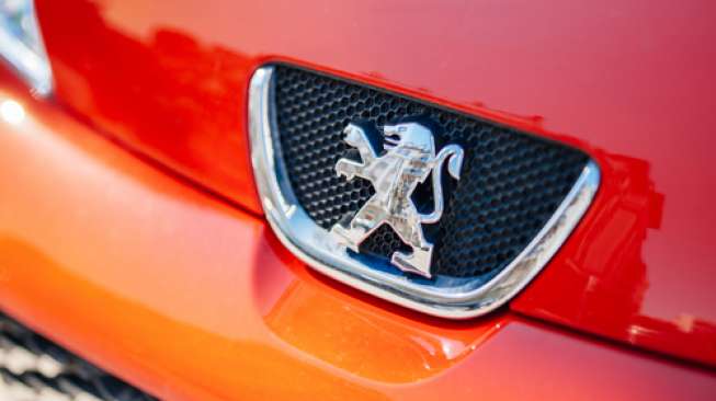 Ilustrasi logo mobil Peugeot (Shutterstock).