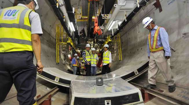 Jokowi Tinjau Terowongan MRT