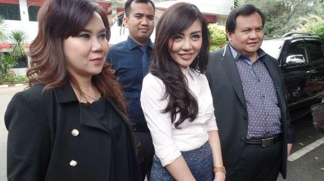 Bella Sophie Ajak Anak Tiri Liburan ke Ancol