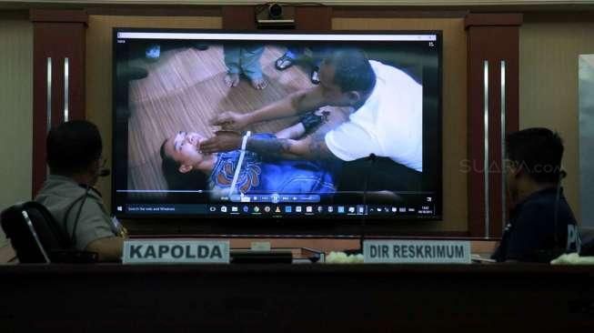 Tersangka Pembunuh Bocah Dalam Kardus