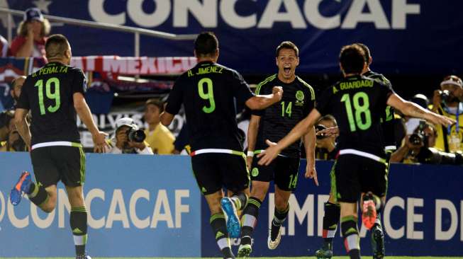 Pemain depan Meksiko Javier Hernandez merayakan golnya ke gawang Amerika Serikat. Reuters/ Gary A. Vasquez-USA TODAY Sports.