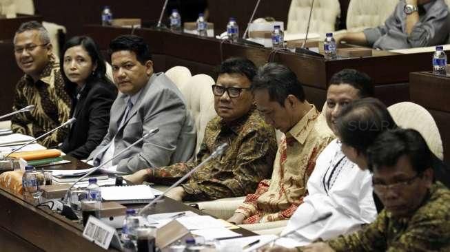 Bahas Calon Tunggal Pilkada 2015