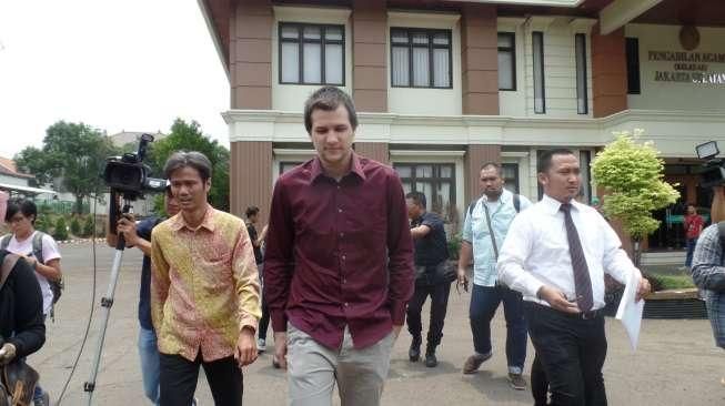 Mediasi Tegang, Stuart Paksa Risty Tagor Hadir di Sidang