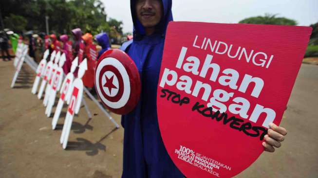 Mereka menuntut pemerintah serius mewujudkan kedaulatan pangan dengan memberikan perlindungan kepada petani dan nelayan.