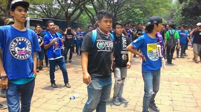 Lempari Bobotoh di Dalam Stadion GBK, Polisi Amankan Singa Mania