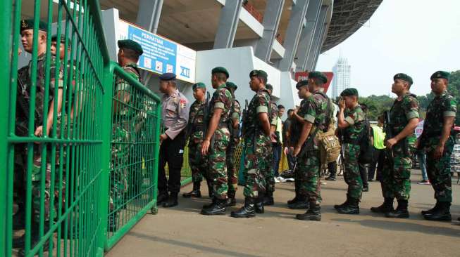 Ribuan Personel TNI-Polri Bakal Jaga Ketat Laga Big Match Persija Vs Persebaya di SUGBK Malam Ini