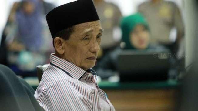 Terdakwa mantan Bupati Bangkalan, Fuad Amin Imron menjalani sidang pembacaan amar putusan terhadap dirinya di Pengadilan Tipikor, Jakarta, Senin (19/10).
