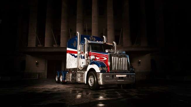 Sultan Johor Beli Istana Dalam Truk, Mirip Optimus Prime