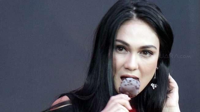 Luna Maya Pamer Kue, 'Manis Semanis Nikmat Hidup dari Nya'