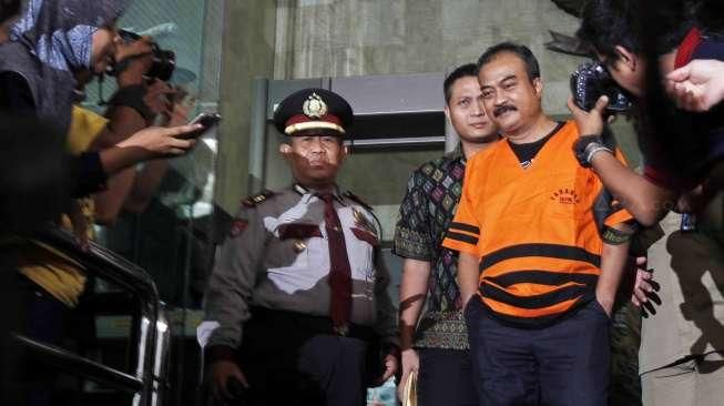 Teken Berkas Barang Sitaan KPK