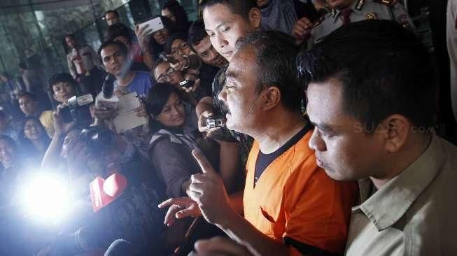 Teken Berkas Barang Sitaan KPK